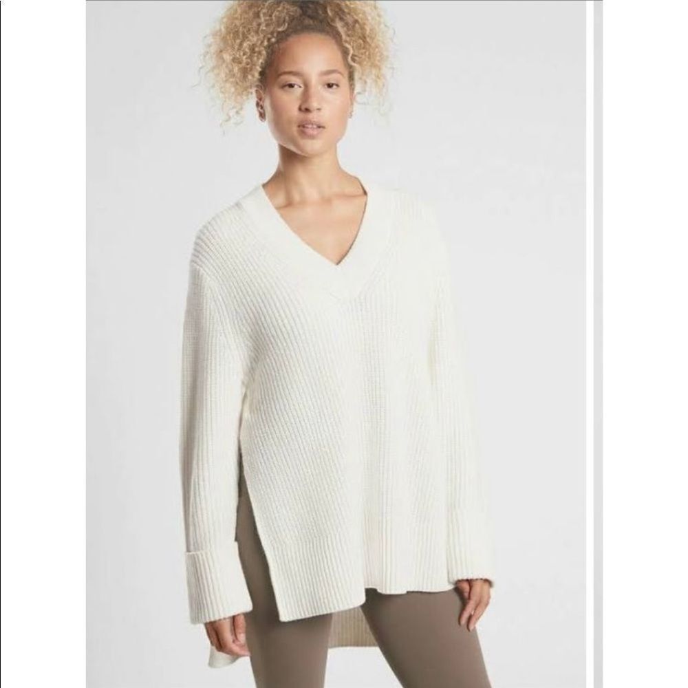 NWT Athleta Shasta V-neck Sweater